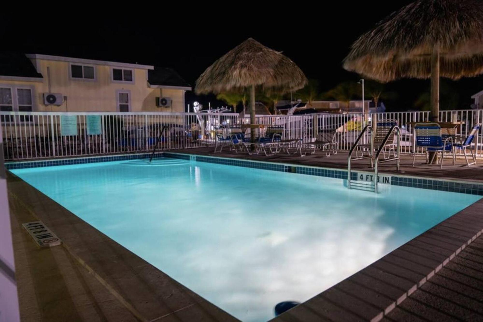 Waterfront Studio 2, Couples Oasis, Kayaks, Pool Jewfish Luaran gambar